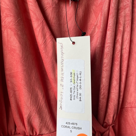 ISLE Dress - Picture 3 of 8